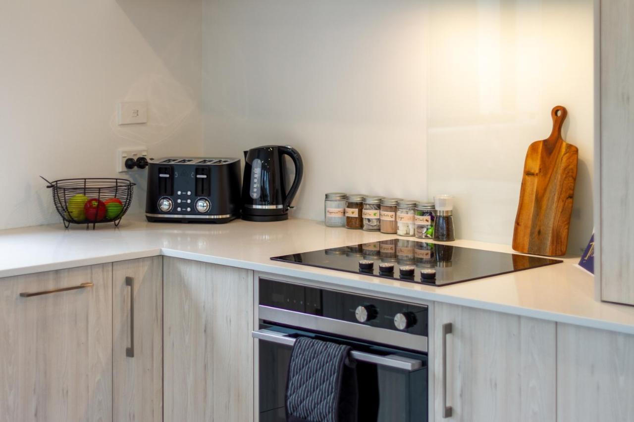 Peaceful Park View Townhouse 2 Bed W/Carpark Christchurch Exterior foto